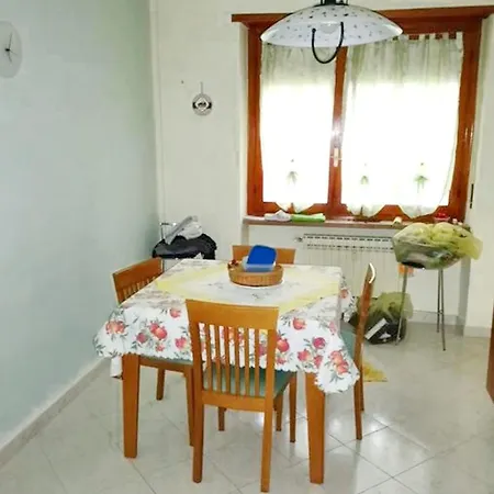 アパート Pleasant With Balcony In 68 M² + Garden
